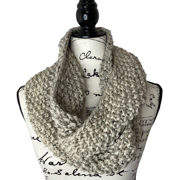 Tweedy Beige Thick Chunky Knit Winter Infinity Scarf Handmade? - Picture 1 of 9